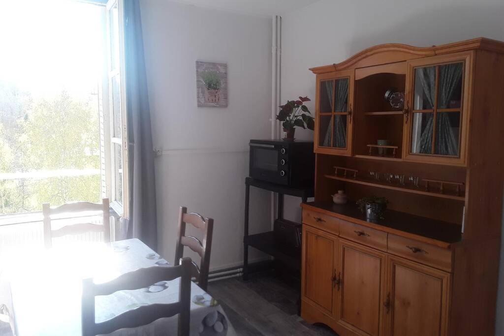 Appartement Chaleureux De 82M2 Proche De Vulcania Pontaumur Exteriér fotografie