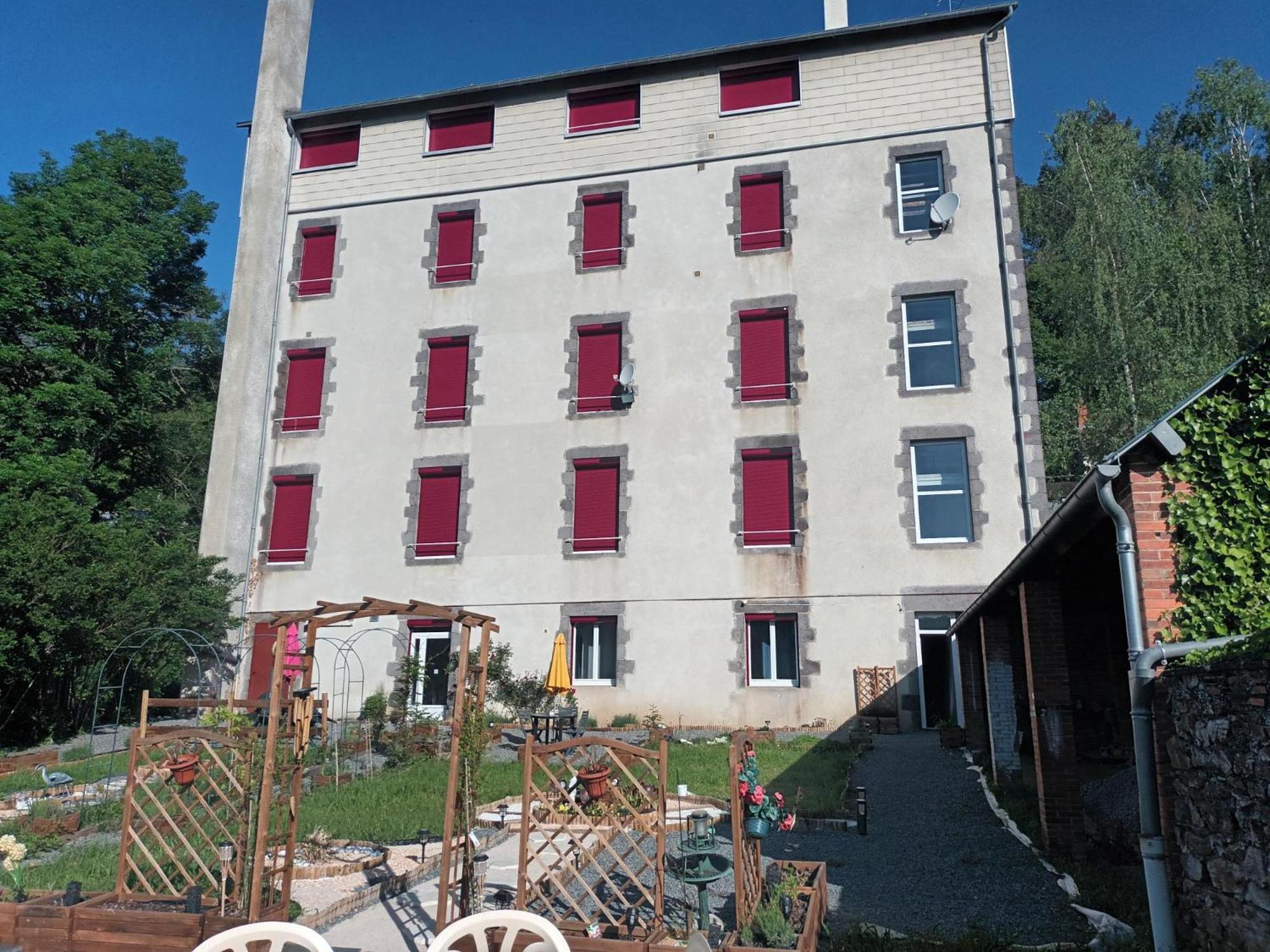 Appartement Chaleureux De 82M2 Proche De Vulcania Pontaumur Exteriér fotografie